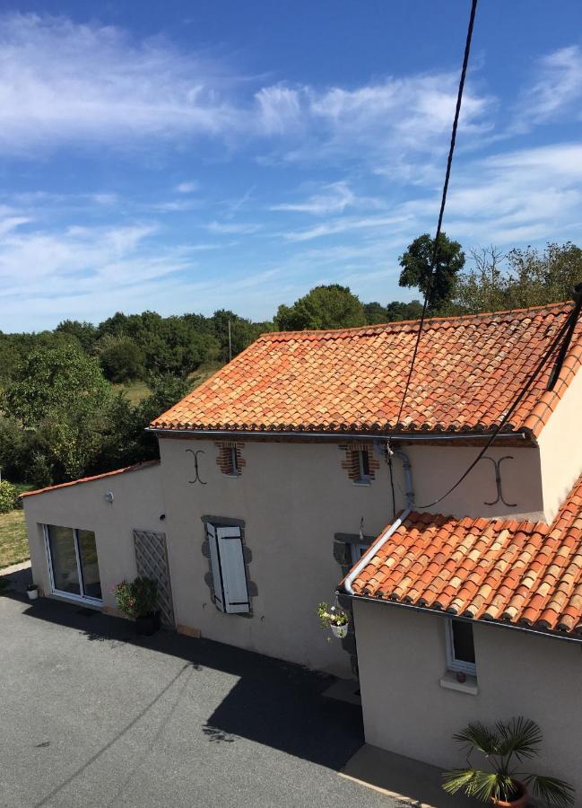 Gite Du Haras Les Aubiers Exterior foto